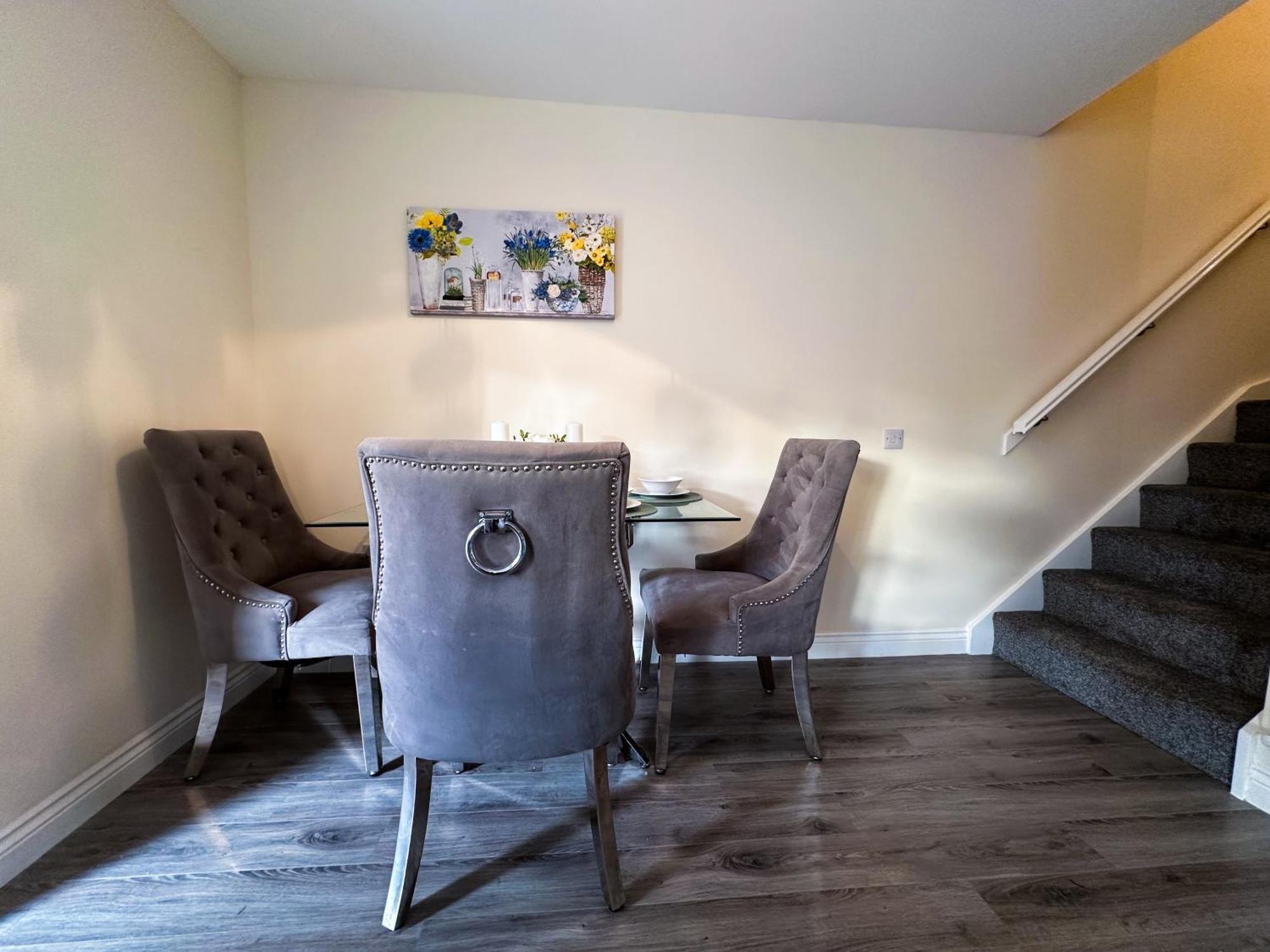 Cozy 2 Bedroom House Next To Nature Reserve,ab22, Wifi, Free Parking, Netflix, Pet - Friendly Ferienhaus *
