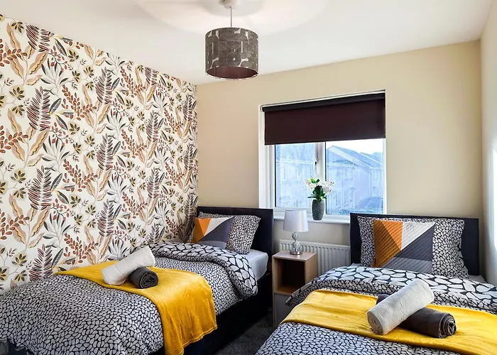 Cozy 2 Bedroom House Next To Nature Reserve,Ab22, Wifi, Free Parking, Netflix, Pet - Friendly
